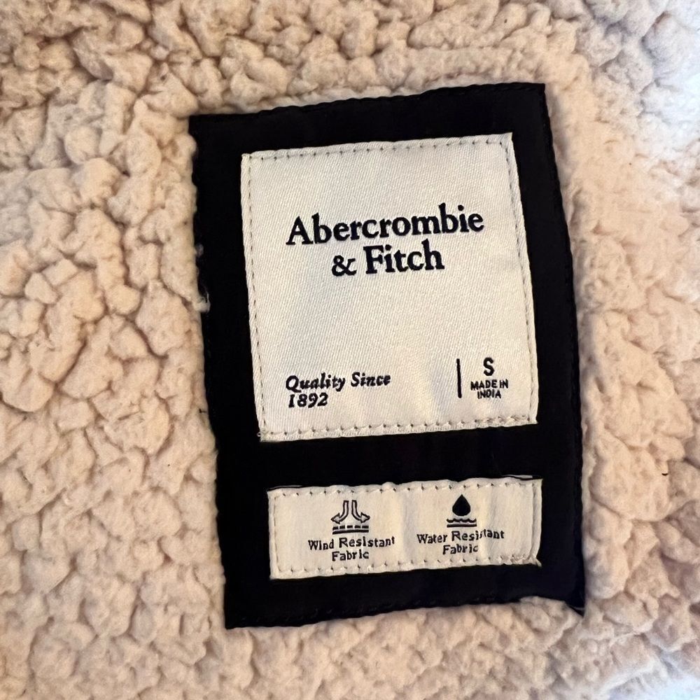 Abercrombie & Fitch Sherpa lined parka size Small - Picture 9 of 10